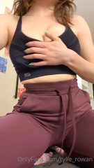 521263590_do-you-prefer-ass-or-titty-drops_1.m4v