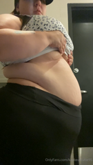 716355318_my-belly-is-getting-huge_0.m4v