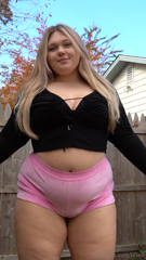 1474985643_which-is-your-favorite-pink-strawberries-or-cheetah-shorts_15.mp4