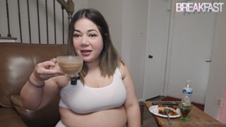 1536359301_i-m-getting-fatter-every-morning-i-try-to-be-good-sometime_0.mp4