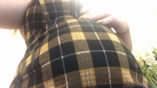 665756479_quite-the-lively-bunch-i-have-inside-of-my-enormous-belly-m_0.m4v