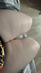 1171283197_thighs_2.mp4