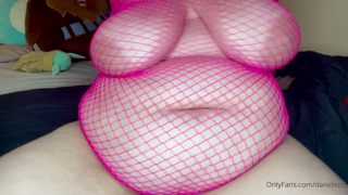 184789025_a-lot-of-you-have-been-asking-for-more-belly-content-so-her_0.m4v