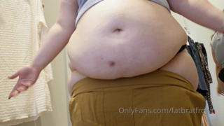 1337691247_fat-girl-fails-trying-to-fit-into-clothes-dressing-room-try_0.mp4