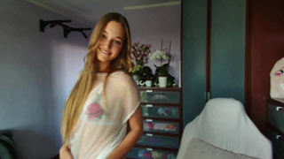 Juicy webcam girl asks for cum on face-(1080p45).mp4