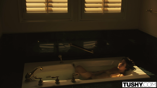 Tushy.2017.09.03.Eva.Lovia.2160p.mp4