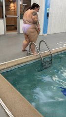 1350225921_the-last-night-of-being-with-friends-we-decided-to-swim-and_3.mp4