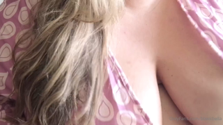 694091573_big-boob-play_0.m4v