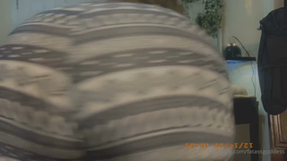 84326549_christmas-booty_2.mp4