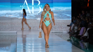 Marissa Dubois Solo Walk Ashi B Swimwear Miami Swim Week in 4k.mp4