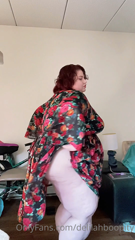 550623930_2-posts-in-one-day-whaaaat-i-looked-cute-so-i-figured-i_0.m4v