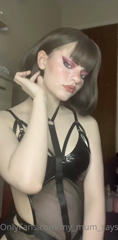 226031617_pvc-bodysuit-ahegaos-and-fawn-3_2.m4v
