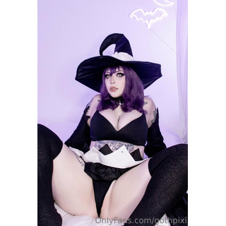 Unlock this message to watch me in my Blair cosplay fuck & ride my 10” realistic dildo! I got the absolute hottest(4).jpg
