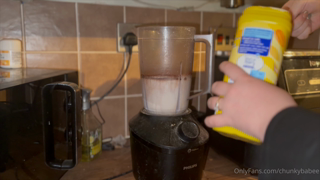 896159335_funnel-feed-protein-milkshake-i-want-to-become-so-much_3.mp4