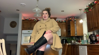 Lexi_40M_Love-my-lips-love-my-tits.mov