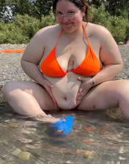 1176426571_sun-was-something-else-too-hot-to-be-real-i-loved-to-tan_1.mp4