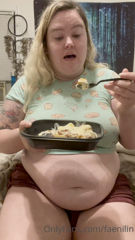 202555545_delicious-dessert-after-a-dinner-stuffing_0.m4v