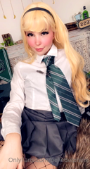 65655127_hey-im-new-at-school-do-you-mind-showing-me-around_25.mp4