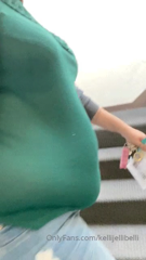 148662477_ive-gotten-pretty-bouncy-when-i-walk_1.mp4
