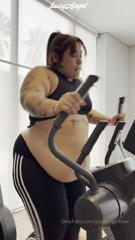 1109895277_juicy-went-with-her-fitness-friend-to-spend-a-few-days-of-re_3.mp4