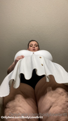 432771352_upskirt-belly-button-playing_0.mp4