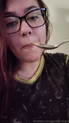 1124953696_another-tub-of-ice-cream_0.mp4