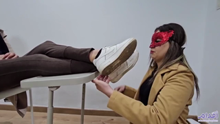 Aqdam - Serving Yasmine Long Toes.mp4