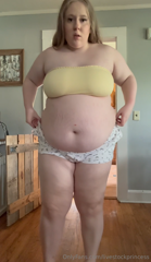 1878610854_just-me-standing-again-bc-its-in-my-camera-roll-and-i-haven_0.mp4