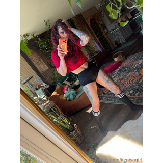 kenisagirl_2667543708_source (1).png