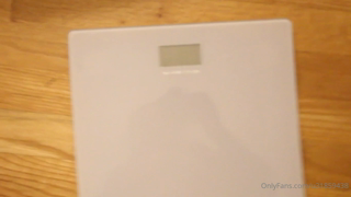 32139280_100-pound-gain-1-year-weigh-in-compilation_0.m4v