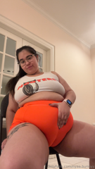 878677645_god-this-outfit-makes-me-feel-so-fat-sexy_0.mp4
