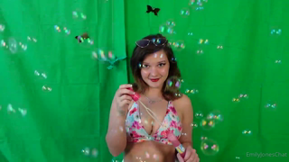 327919787_bubble-blowing-fun_0.m4v