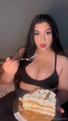 1443158285_mmmmm-tasty-hehehe-this-made-me-feel-really-good-after_0.mp4