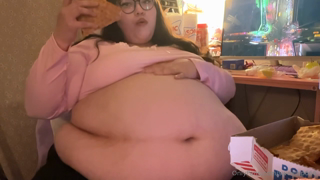 1520014948_good-ole-pizza-stuffing-scroll-to-the-end-for-vids_7.mp4