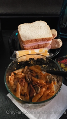 61193583_goodness-snack-time-look-at-me-updating-everyday-free-min_0.m4v