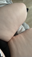 1171283197_thighs_3.mp4