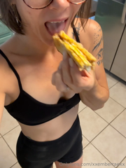 xxemberraexx - 2025-08-11 I saw a pussy &amp naturally I have such a dirty mind 3.mp4
