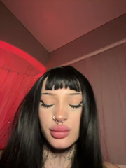 madelinexx_2025-11-24_09-11-18_577.mp4