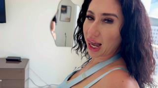 Vanessa_Blake_-_Big_booty_slut_Vanessa_returns_with_a_bang.mp4