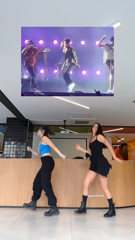 dançando Bruno Mars com minha irmã (1920p_30fps_H264-128kbit_AAC).mp4