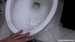 Sis Loves Me - Sibling Prank War.mp4
