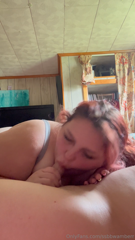 1731861345_he-loves-the-way-my-head-goes-up-down_0.mp4