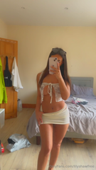 786129654_would-you-rather-see-the-outfit-off-shawlily4-for-half-p_0.mp4