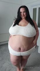 563146973_happy-easter-i-feel-like-a-fluffy-bunny-in-this-outfit_0.m4v