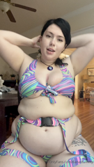 738986629_tfw-your-gf-starts-paying-more-attention-to-the-food-at-rave_4.m4v