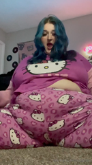 1906526547_just-ur-favorite-fat-girl-playing-with-her-belly-in-her-hell_0.mp4