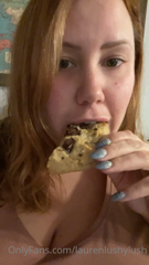 452323592_of-course-have-to-do-my-weekly-crumbl-report-the-new-choc_1.mp4