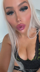 793936741_ready-to-spit-into-your-mouth_0.m4v