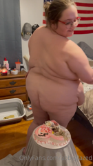 274637284_this-cake-was-so-fillinghad-some-leftovers-to-sit-on_0.m4v