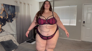 967462552_looking-sexy-in-this-lingerie-and-even-better-with-it-off_0.mp4